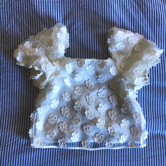 Beautiful Zara Girl Lace blouse NWT. - Picture 1 of 2